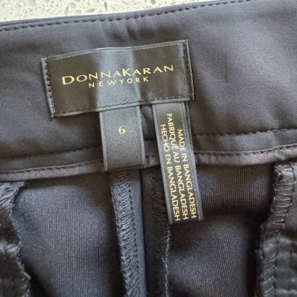 Donna Karan New York Black Slim-Leg Ankle Pants in Size 6 Regular - Picture 13 of 13